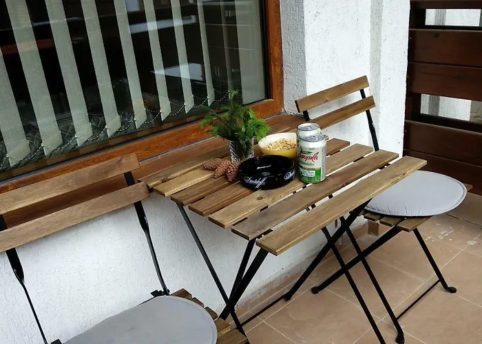 Pine Tree 2 - B7 아파트