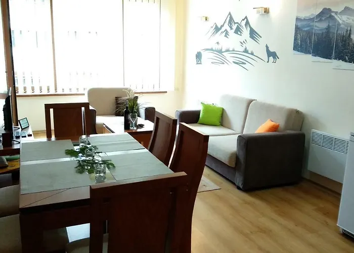 Pine Tree 2 - B7 아파트 *